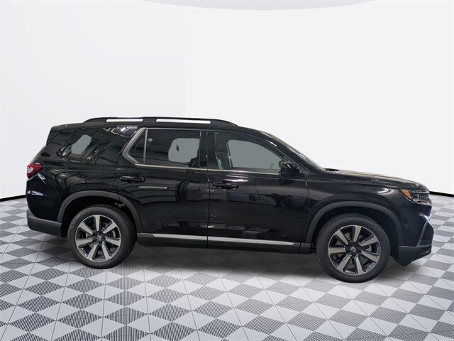 2025 Honda Pilot Touring photo 2