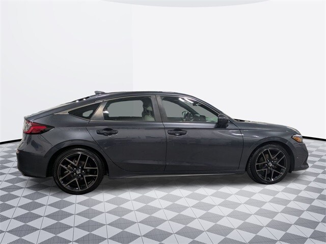 2024 Honda Civic Sport Touring Hatchback photo 4