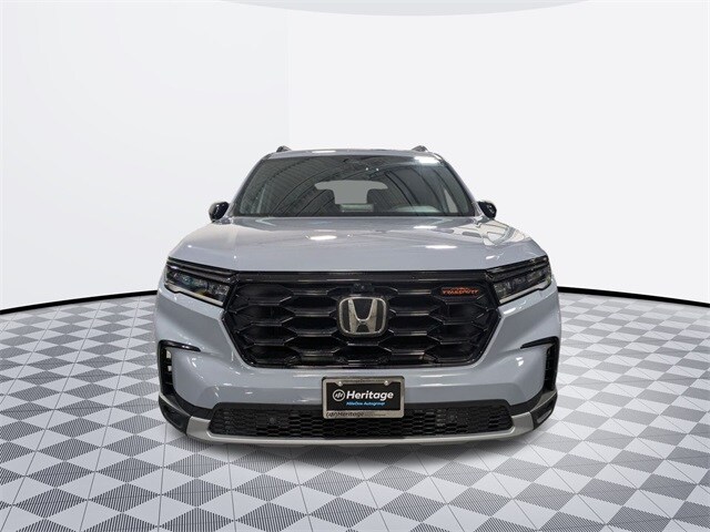 2024 Honda Pilot TrailSport photo 2