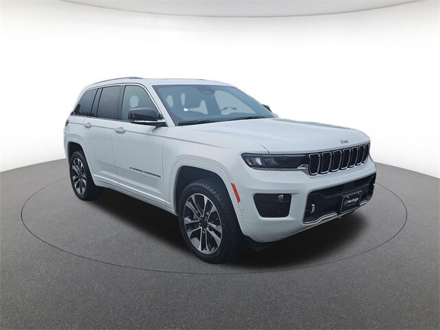 2022 Jeep Grand Cherokee Overland photo 3