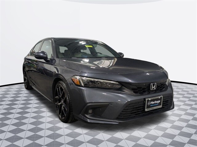 2024 Honda Civic Sport Touring Hatchback photo 3