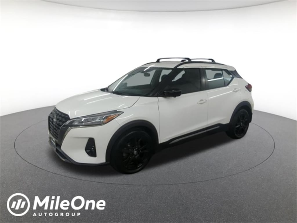 Used 2023 Nissan Kicks SR SUV