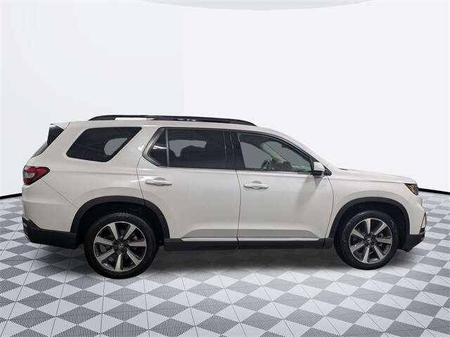 2023 Honda Pilot Elite photo 4
