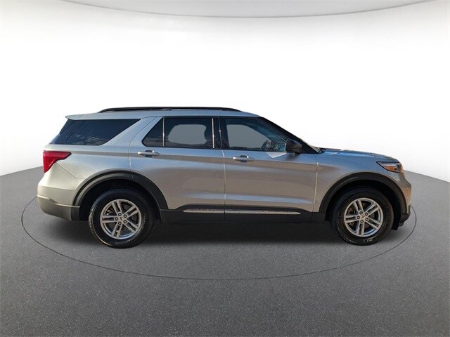 2022 Ford Explorer XLT photo 3