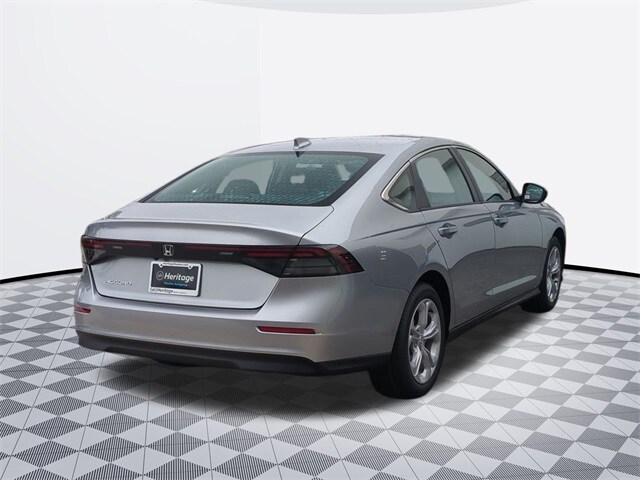 2025 Honda Accord LX photo 4