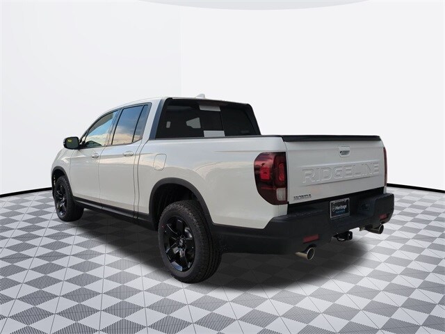 2025 Honda Ridgeline Black Edition photo 4