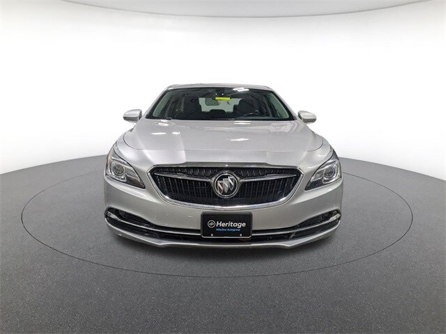 2018 Buick LaCrosse Essence photo 2
