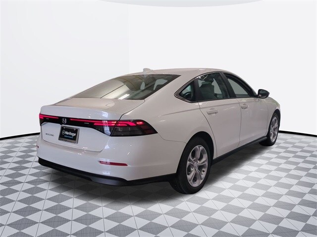 2025 Honda Accord LX photo 4