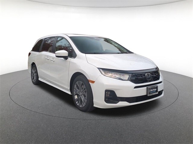 2026 Honda Odyssey Touring photo 2