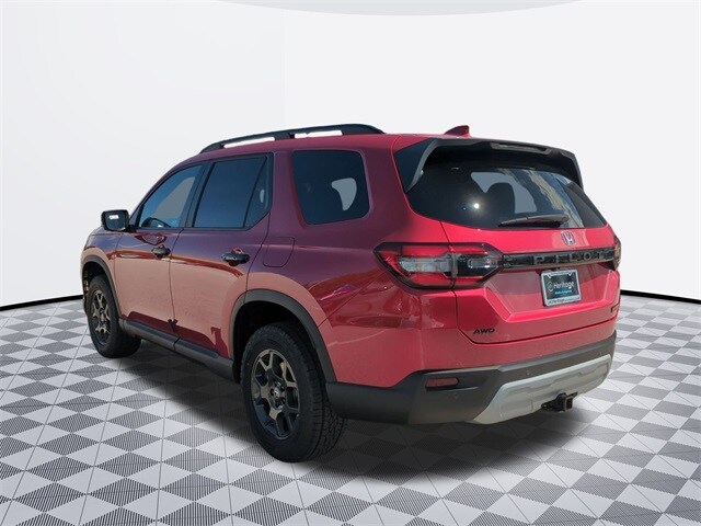 2025 Honda Pilot TrailSport photo 2
