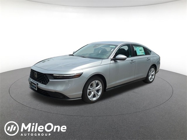 2025 Honda Accord LX's photo