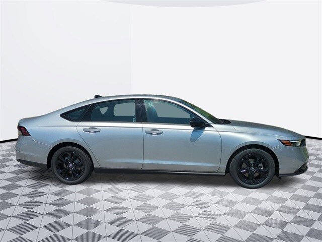 2025 Honda Accord SE photo 4