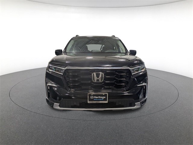 2023 Honda Pilot Touring photo 2