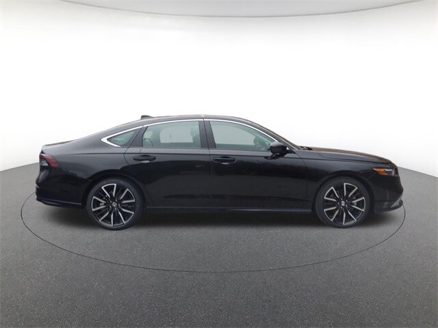 2025 Honda Accord Hybrid Touring photo 3