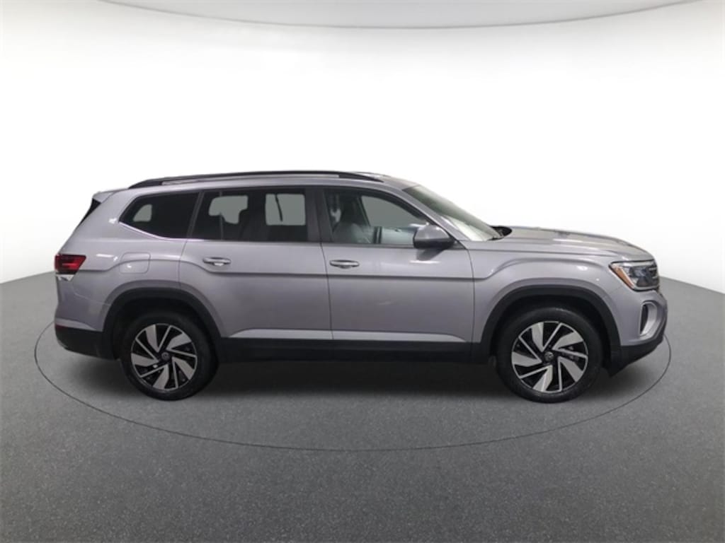 Used 2025 Volkswagen Atlas 2.0T SE w/Technology SUV