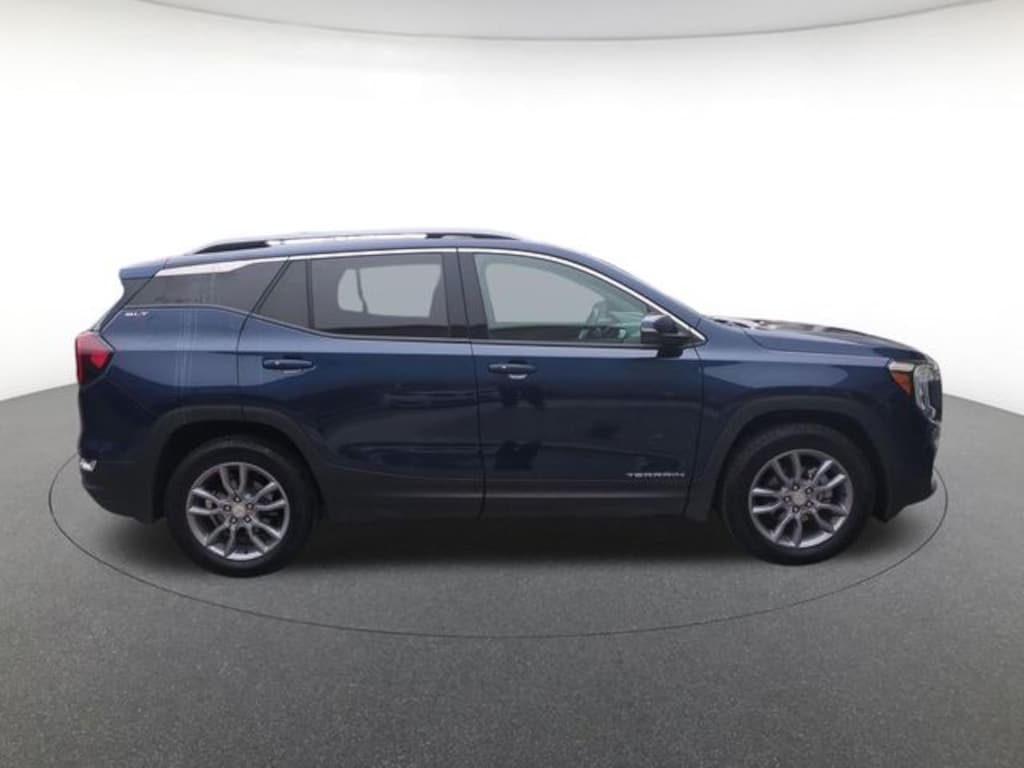 Used 2022 GMC Terrain SLT SUV