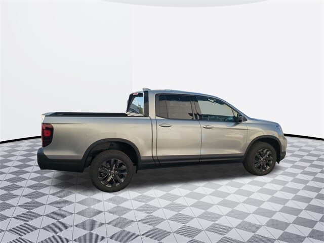 2025 Honda Ridgeline Sport photo 2