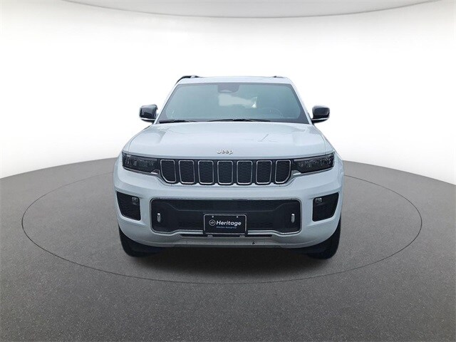 2022 Jeep Grand Cherokee Overland photo 2