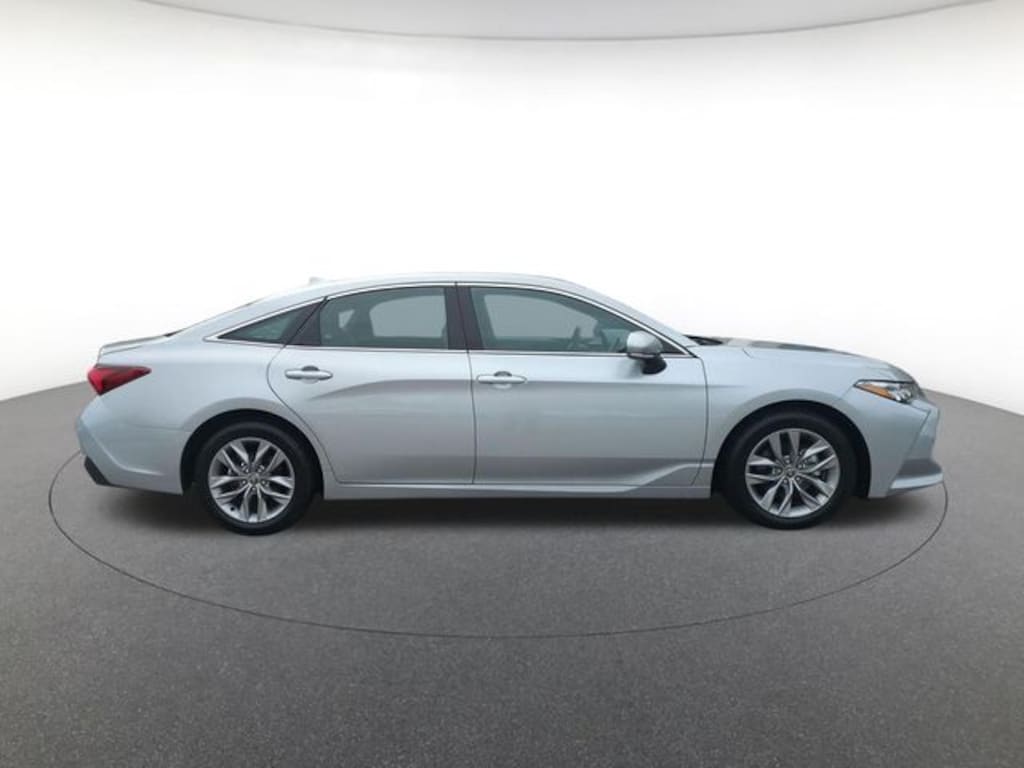 Used 2022 Toyota Avalon XLE Sedan