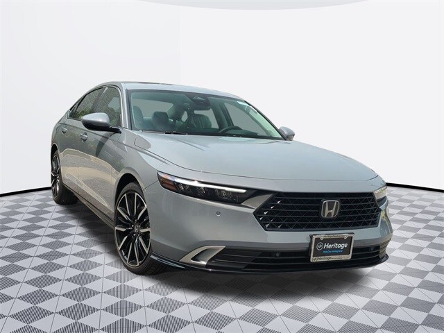 2025 Honda Accord Hybrid Touring photo 2