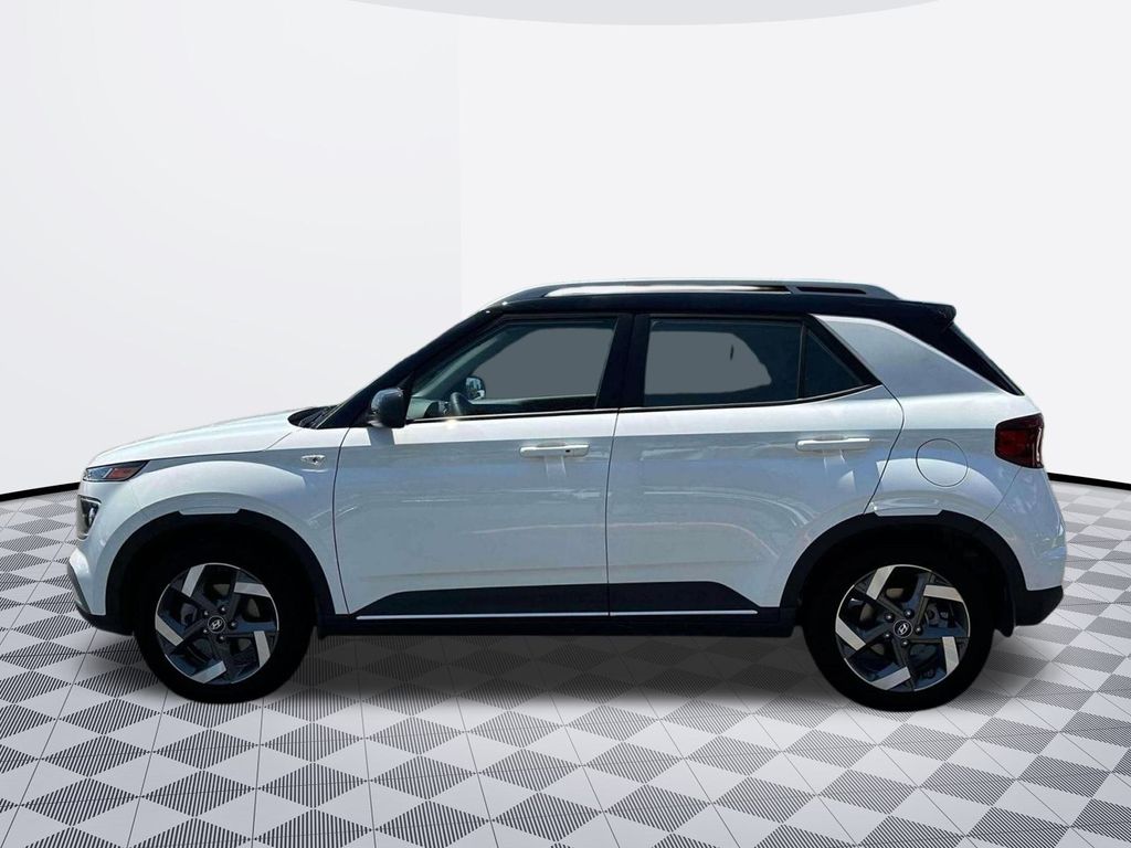 2025 Hyundai Venue Limited photo 3