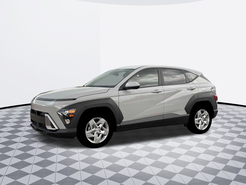 2026 Hyundai Kona SE photo 2