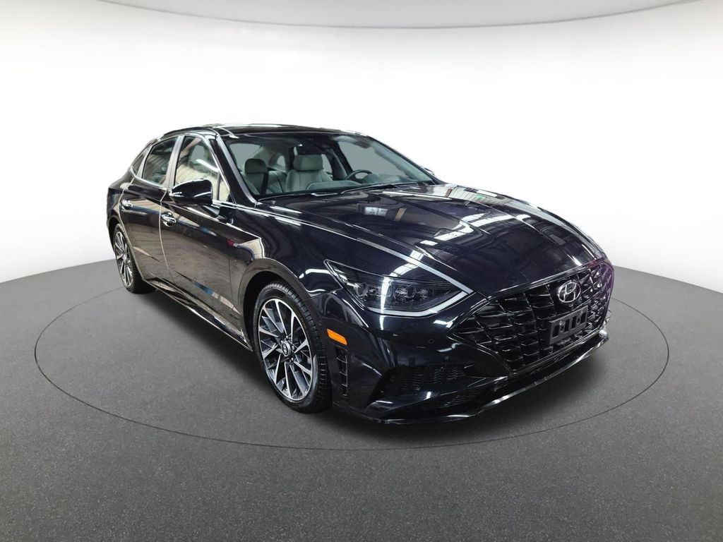 2023 Hyundai Sonata Limited photo 3
