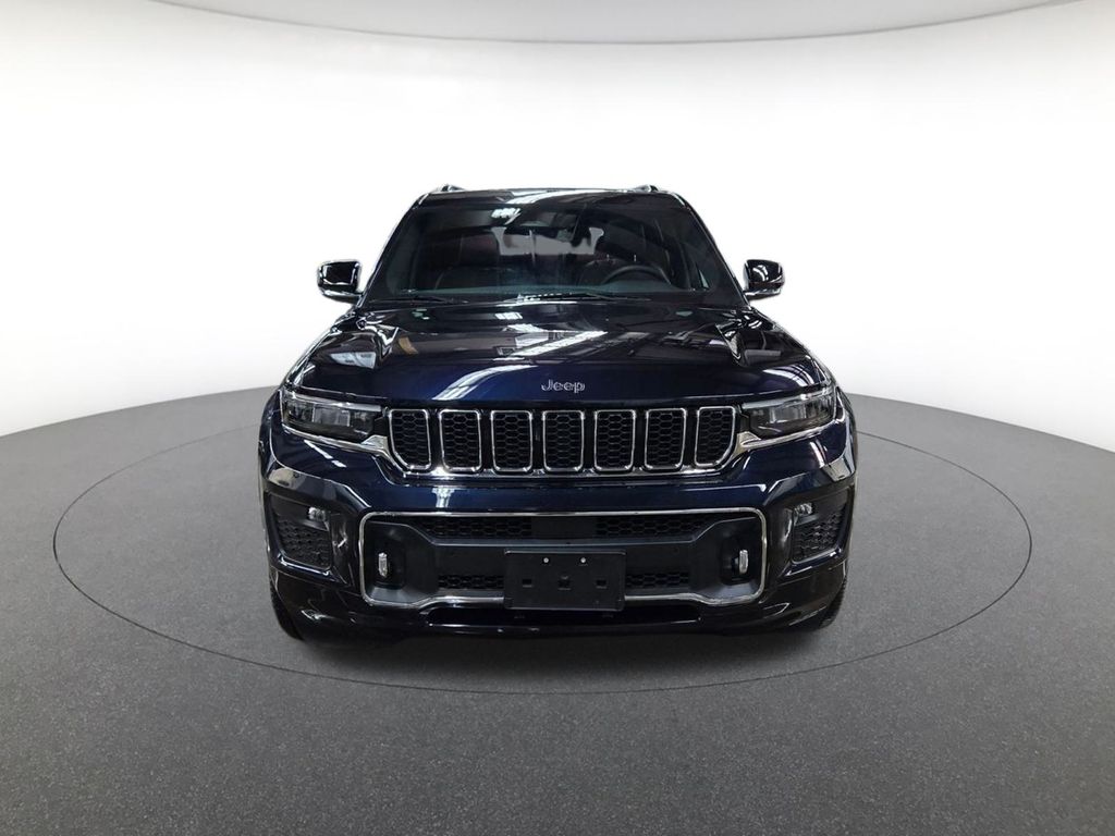2023 Jeep Grand Cherokee Overland photo 2