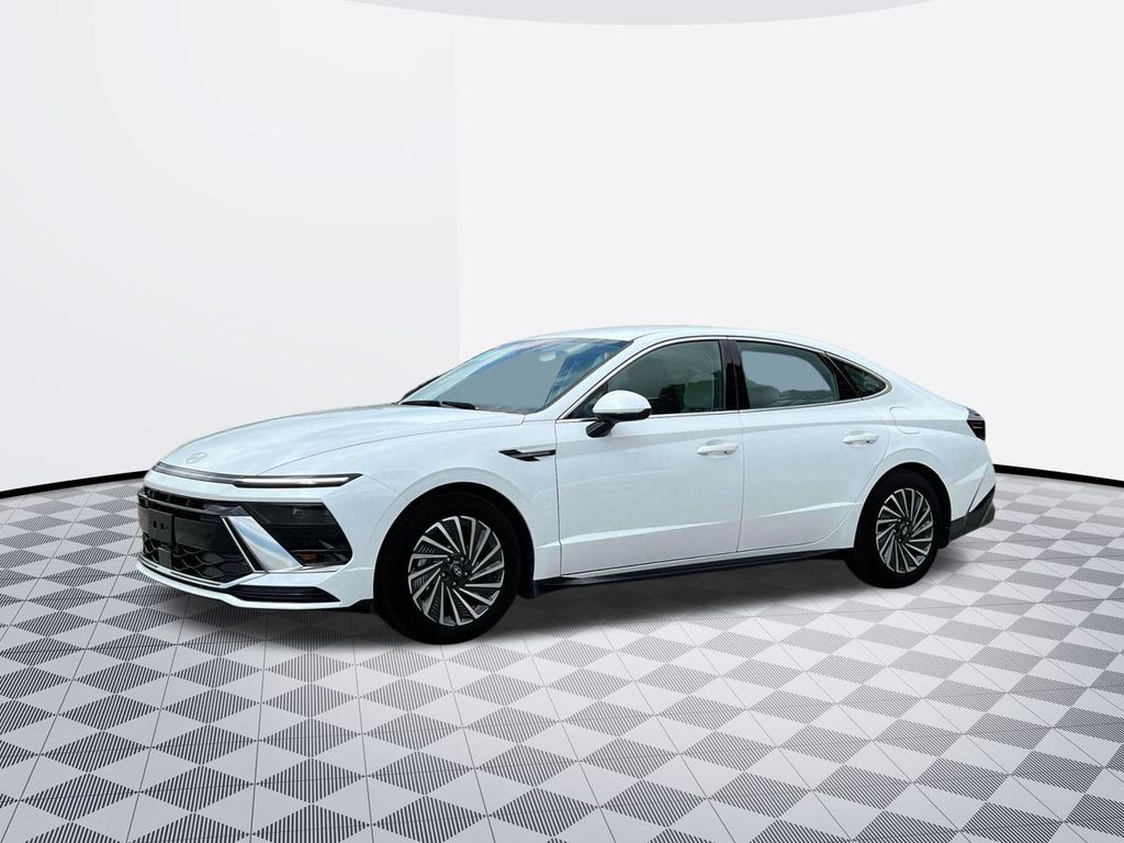 2025 Hyundai Sonata Hybrid SEL photo 2