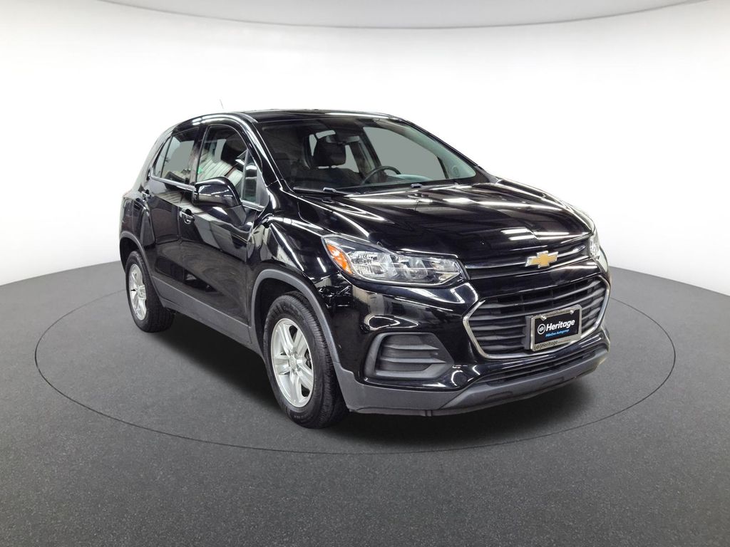 2020 Chevrolet Trax LS photo 3