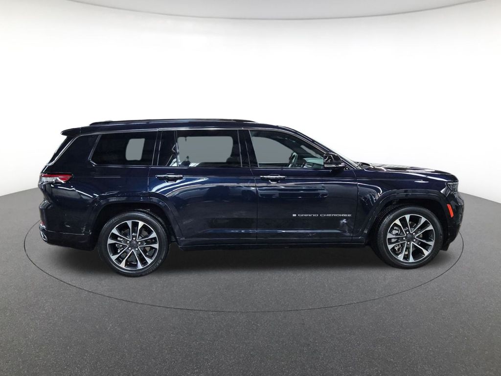 2023 Jeep Grand Cherokee Overland photo 4