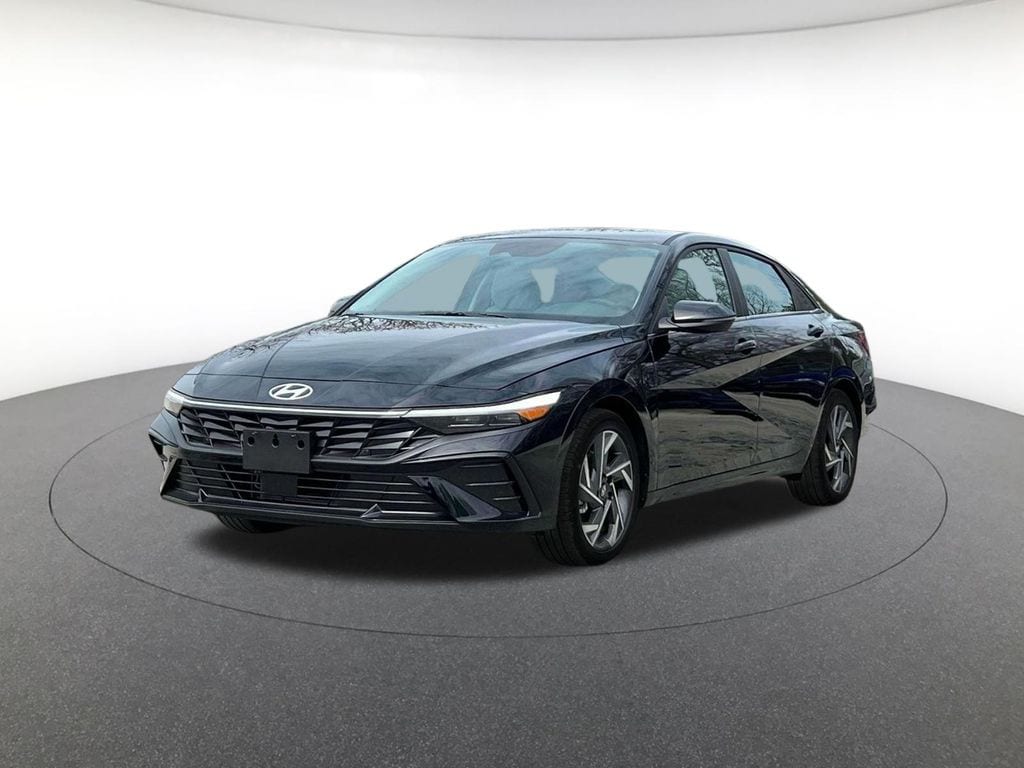 2025 Hyundai Elantra Limited's photo