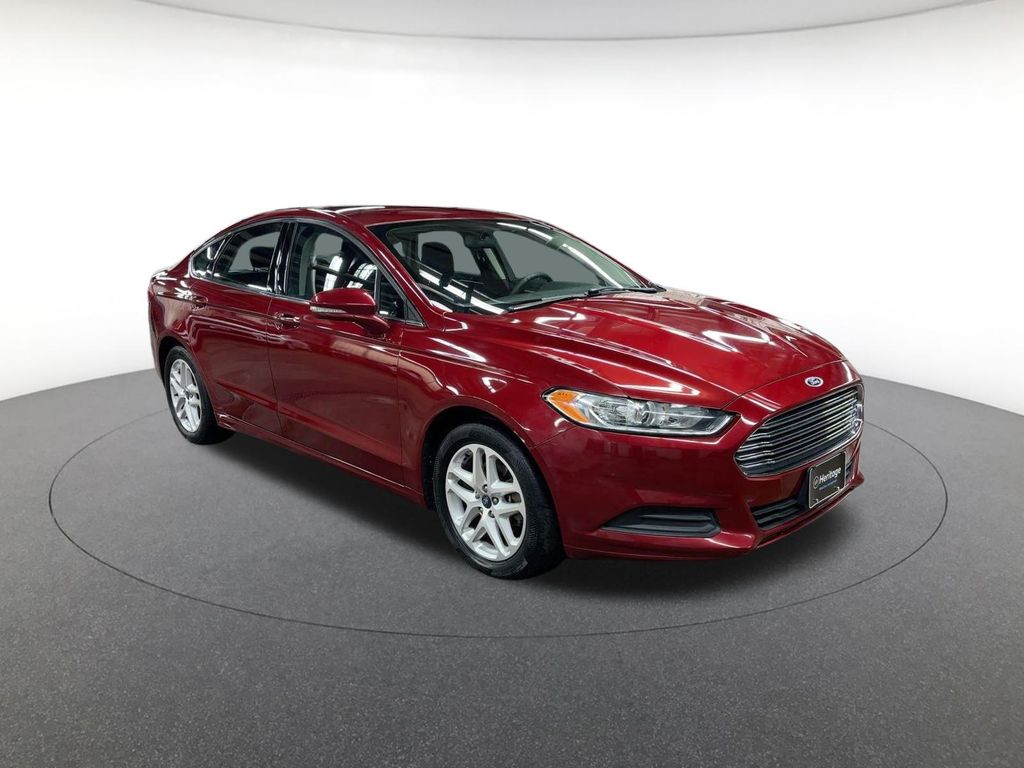 2015 Ford Fusion SE photo 3