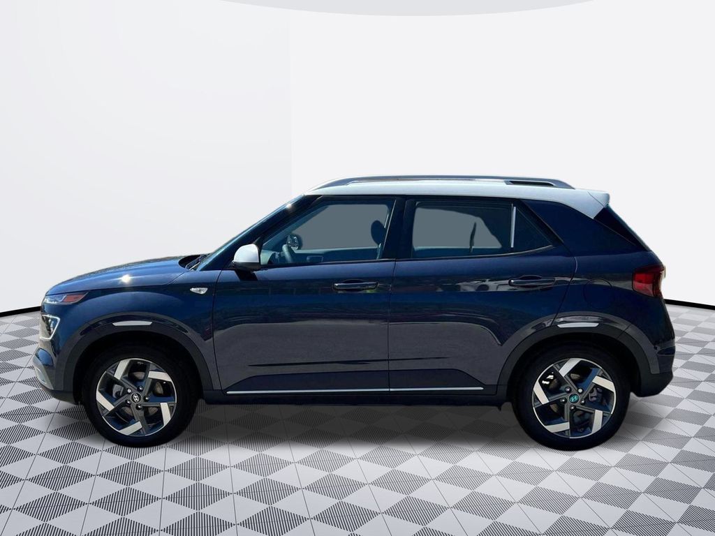 2025 Hyundai Venue Limited photo 3