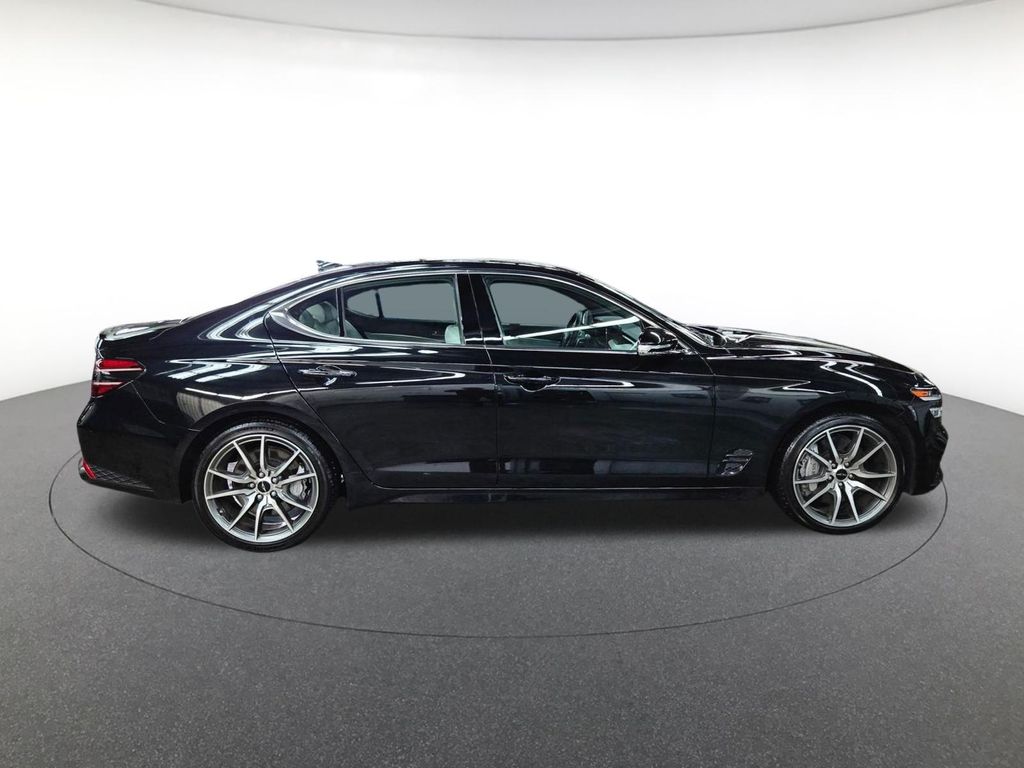 2025 Genesis G70 2.5T photo 4