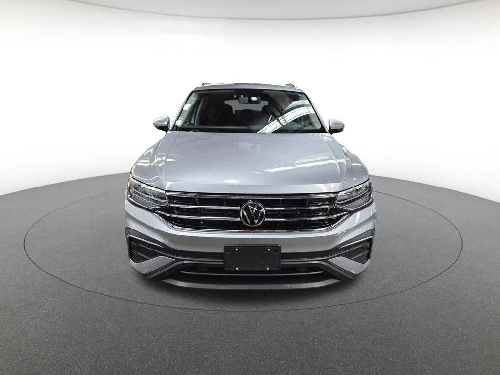 2022 Volkswagen Tiguan S photo 2