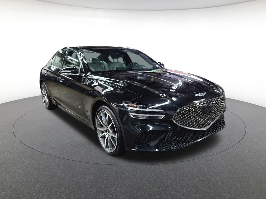 2025 Genesis G70 2.5T photo 3