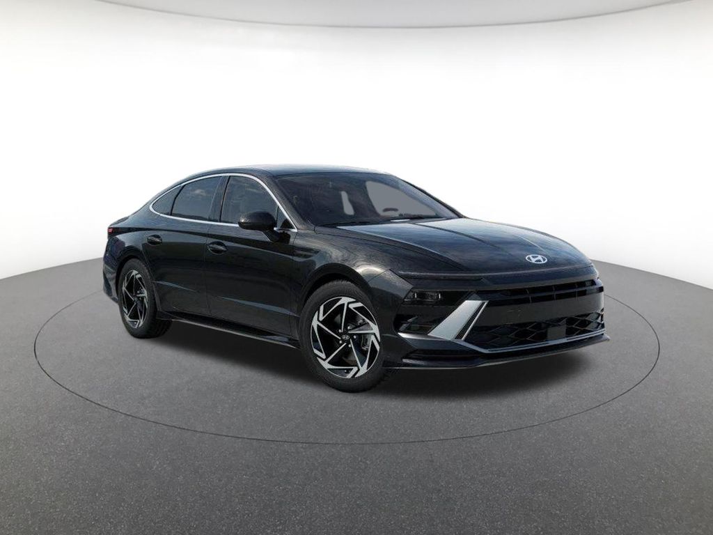 2026 Hyundai Sonata SEL Sport photo 2