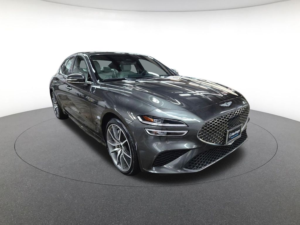 2025 Genesis G70 2.5T photo 3