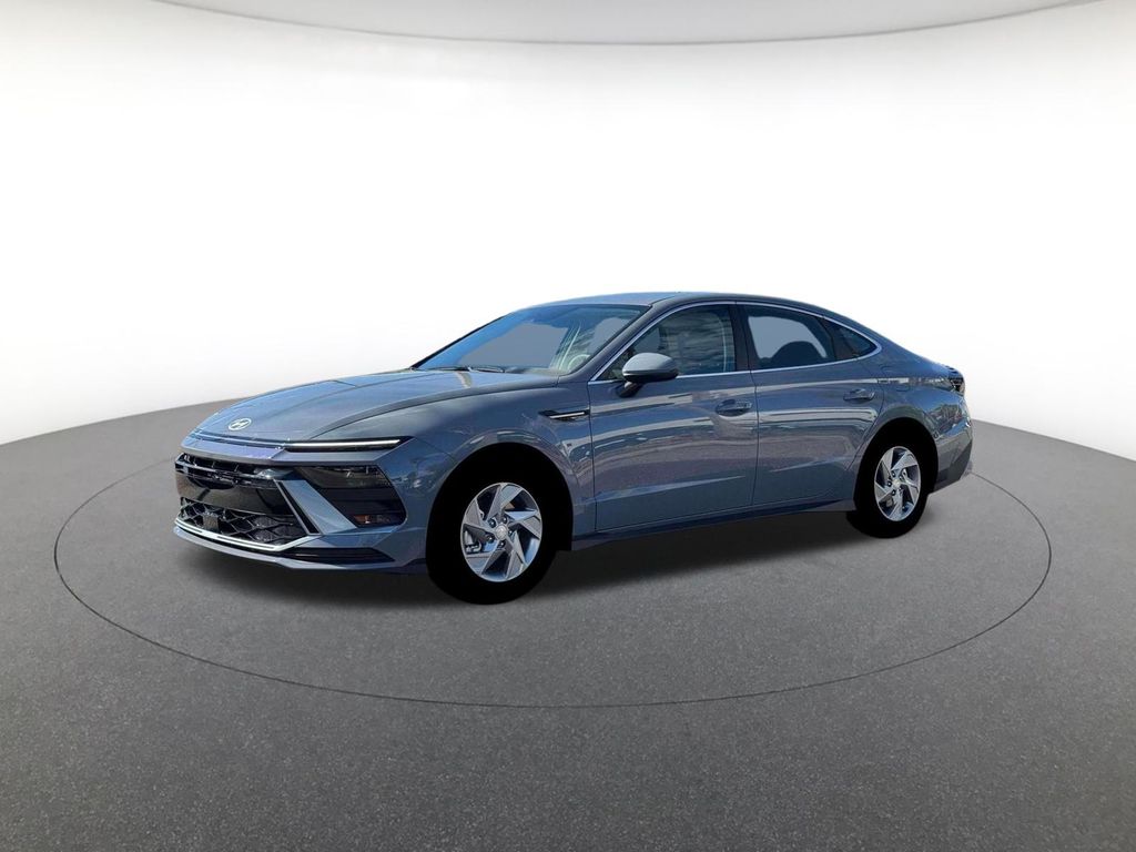 2026 Hyundai Sonata SE photo 2