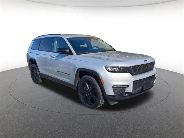 2023 Jeep Grand Cherokee Limited photo 3