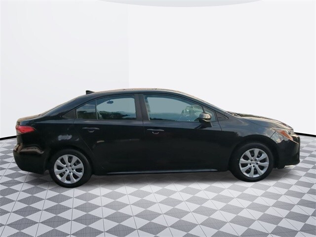 2022 Toyota Corolla LE photo 4