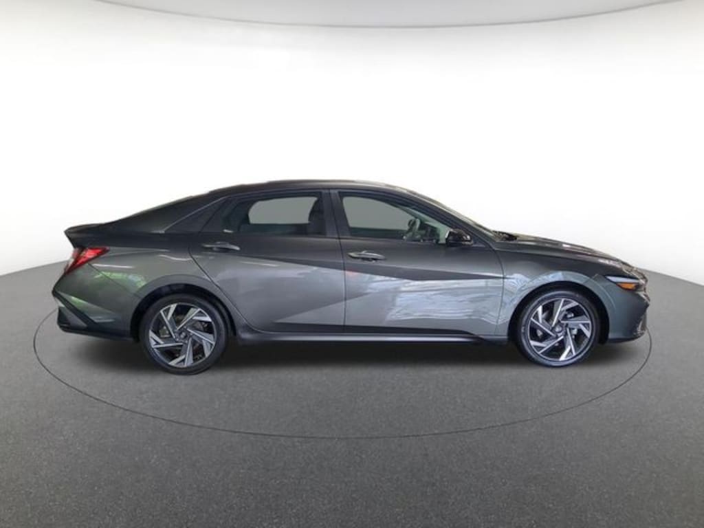 Used 2025 Hyundai Elantra SEL Sport Sedan