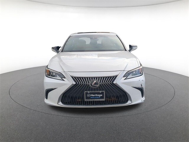 2019 Lexus ES 350 photo 2