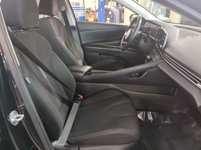 2022 Hyundai Elantra SEL - Photo 19