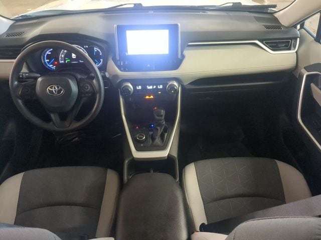 2024 Toyota RAV4 XLE - Photo 13
