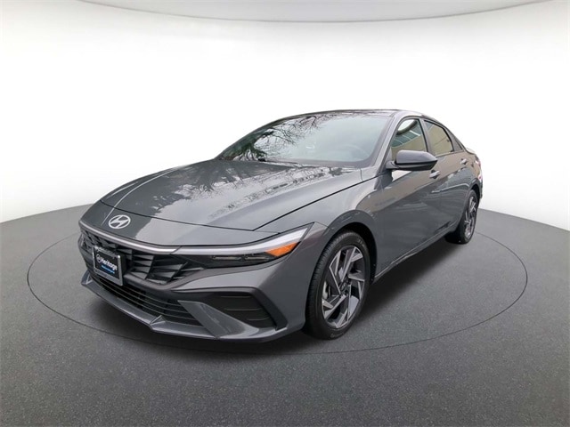 2025 Hyundai Elantra SEL's photo