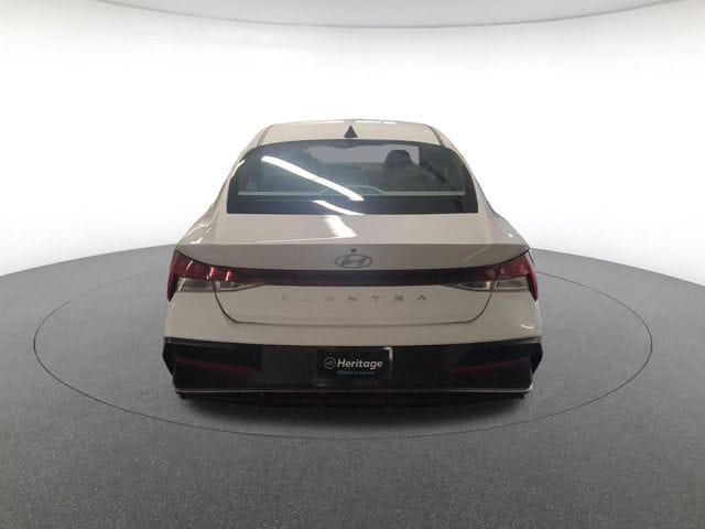 2025 Hyundai Elantra SEL - Photo 6