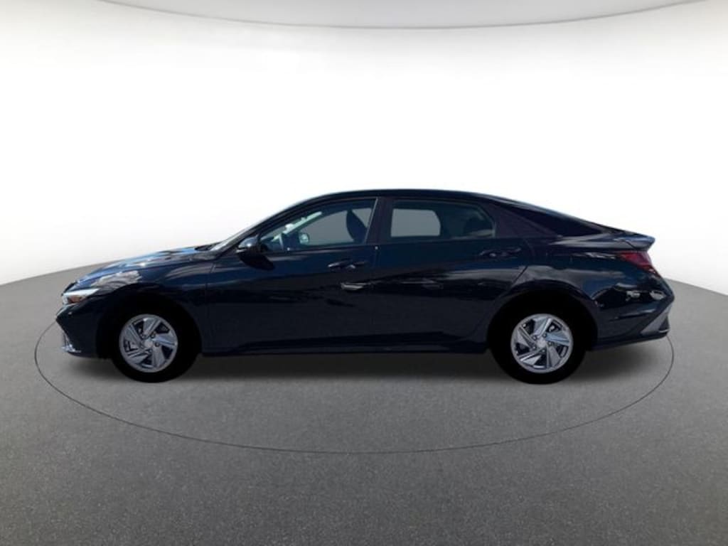 New 2026 Hyundai Elantra SE Sedan