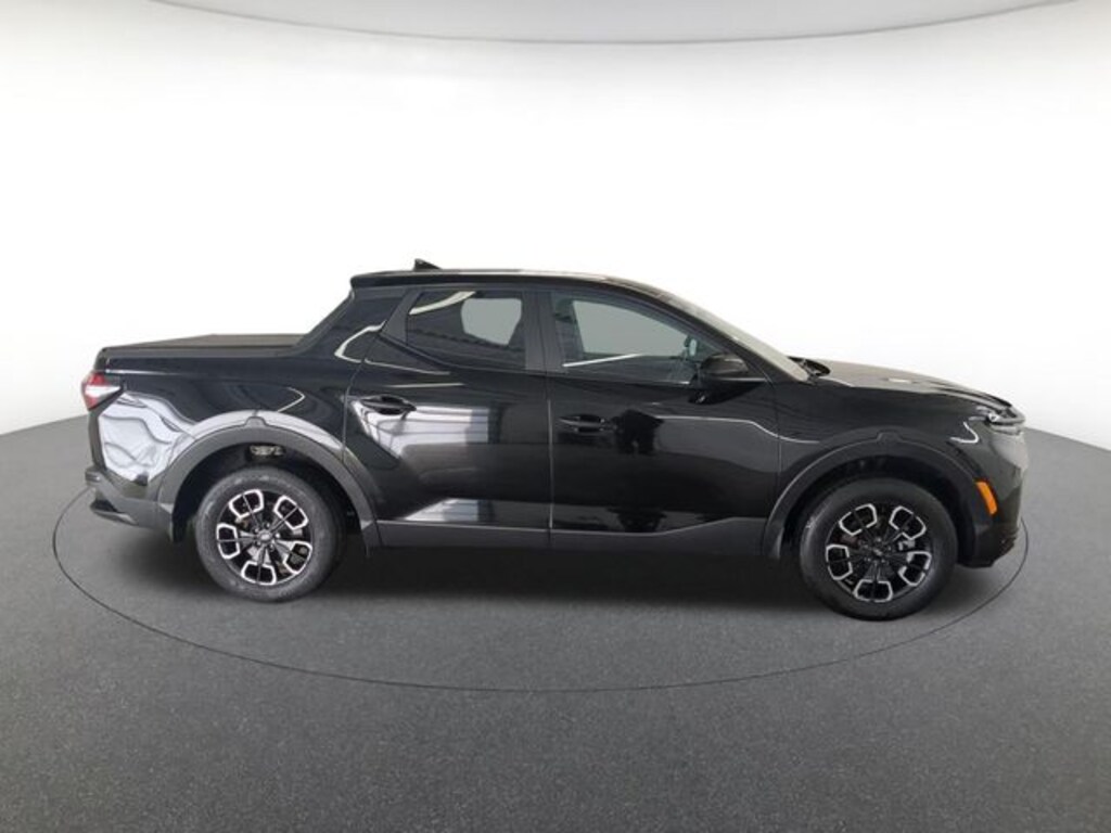 Used 2023 Hyundai Santa Cruz SE Truck